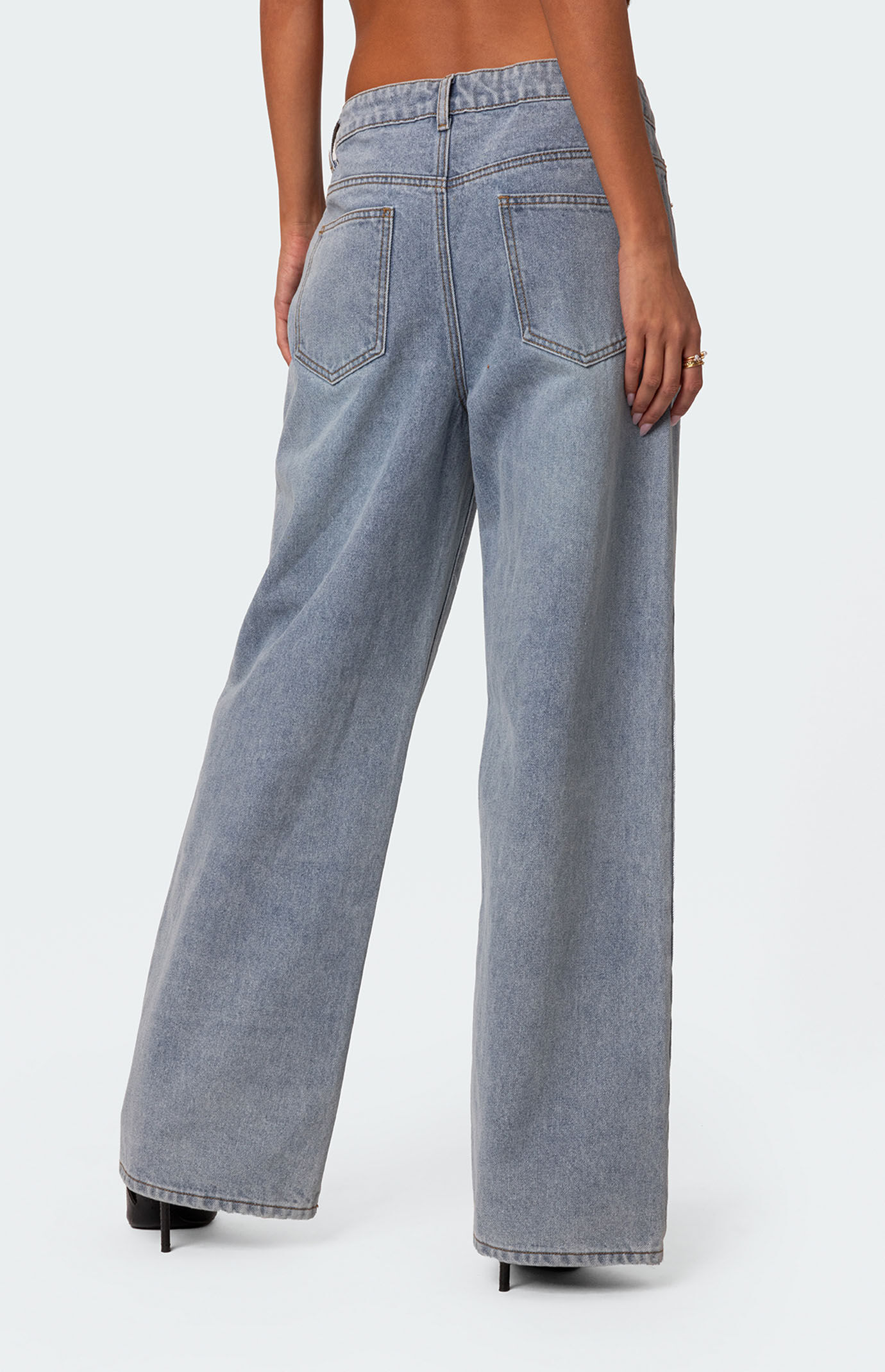 Edikted Wynn Low Rise Oversized Jeans | PacSun