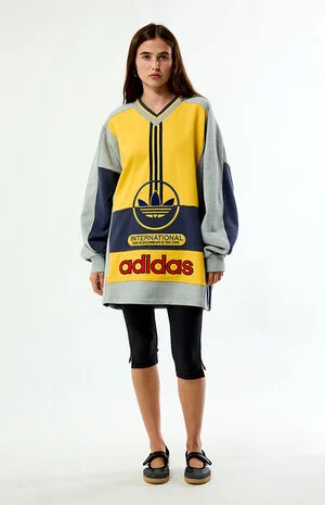International V-Neck Sweatshirt image number 4
