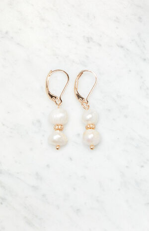 Pearl Drop Earrings image number 1