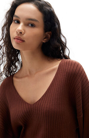 Cropped V-Neck Sweater image number 4