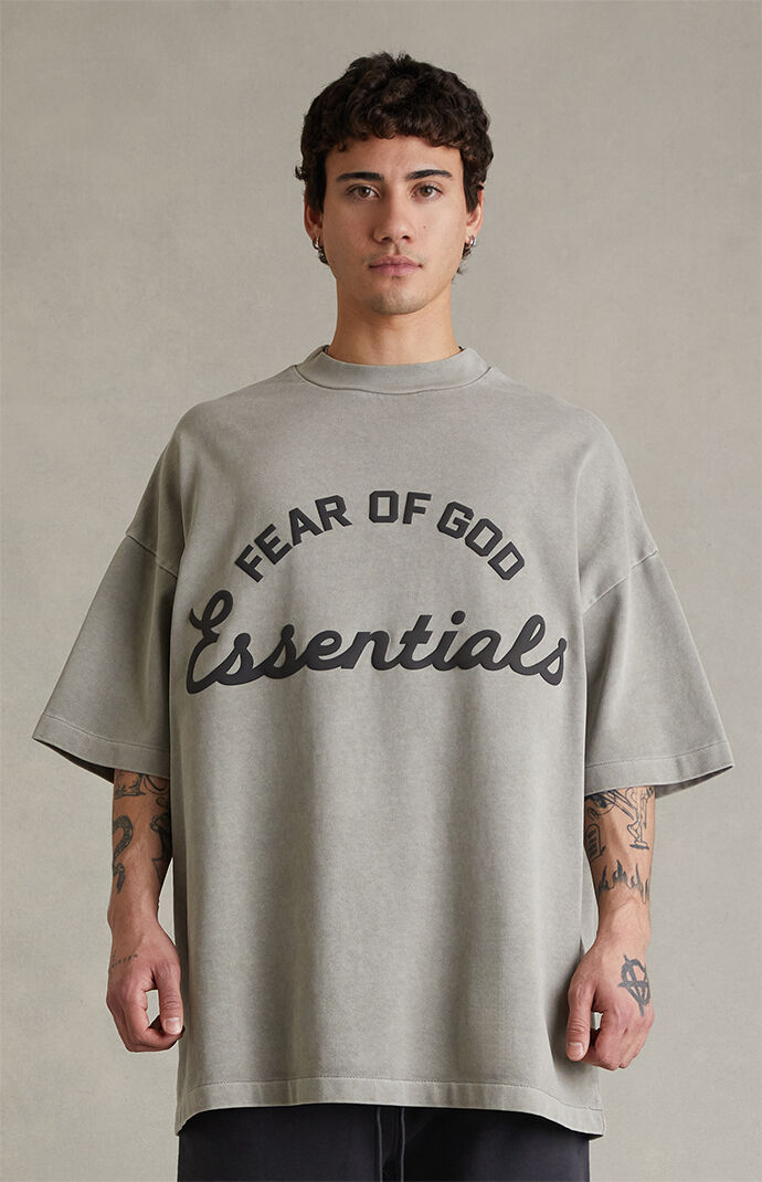 Fear of God ESSENTIALS Faded Seal Training ’90s Short Sleeve T-Shirt