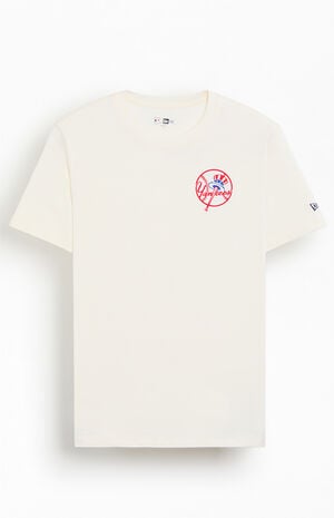 Yankees Hot Dog T-Shirt image number 2