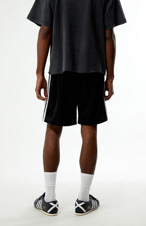 Three Stripe Loose Enginered Shorts image number 4
