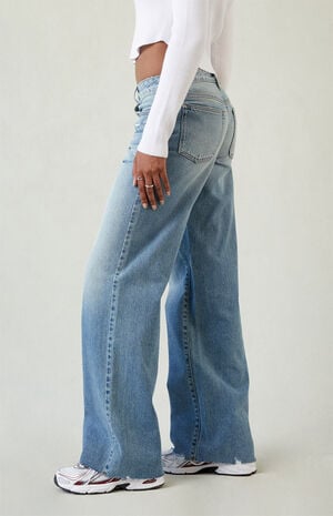 Casey Low Rise Baggy Jeans Ripped Raw Cut Medium Blue image number 3