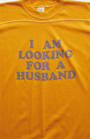 '90s I Am Looking For A Husband Graphic T-Shirt image number 3