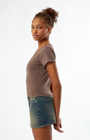 Poppy V-Neck Button T-Shirt image number 4