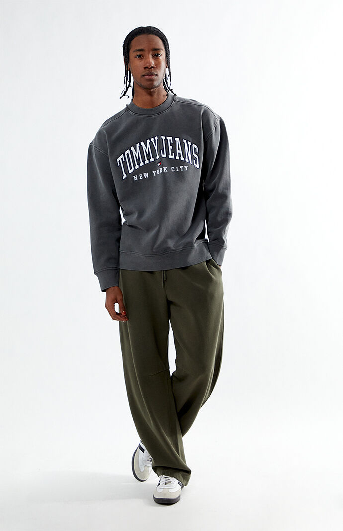 ★ Jeans★RELAX VINTAGE VARSITY CREWNECK SWEATSHIRTS Tommy Jeans Varsity Relaxed Crew Neck Sweatshirt | PacSun
