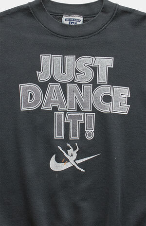 2000s Just Dance It Crew Neck Sweatshirt image number 6