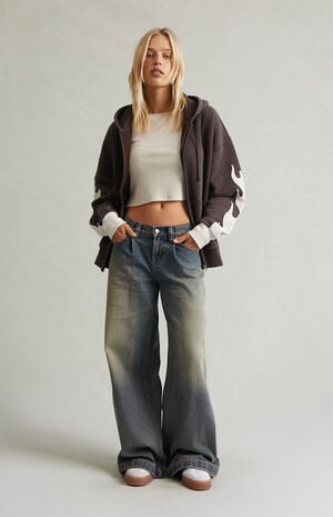 Sloane Low Rise Ultra Baggy Jeans Pleated Tinted Blue image number 1