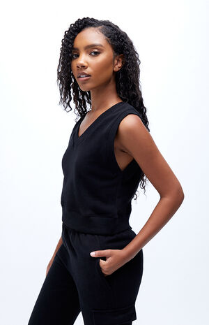 Rachel Vest image number 2