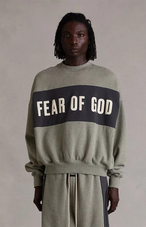 Seal Paneled Cropped Relaxed Crew Neck Sweatshirt image number 2