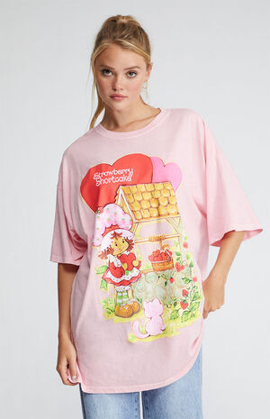 Strawberry Shortcake Wishing Well Oversized T-Shirt | PacSun