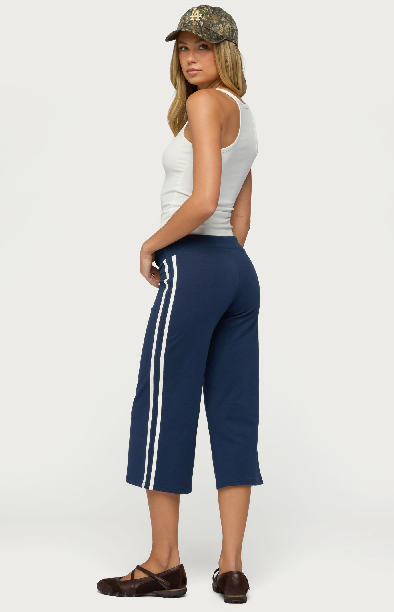 Edikted Zanele Side Stripe Capri Sweatpants