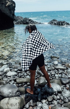 Eco Check Turn Beach Towel image number 4