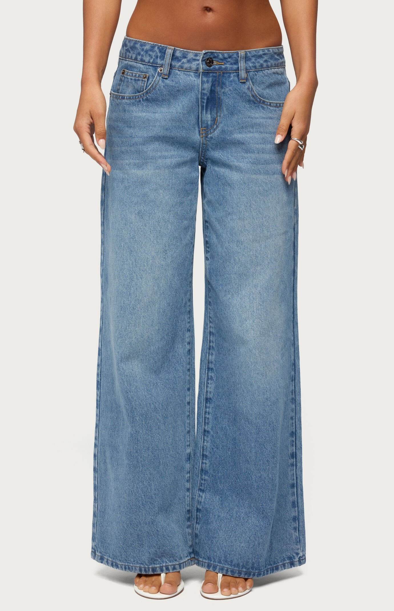 Edikted Uk Cutie Low Rise Baggy Jeans