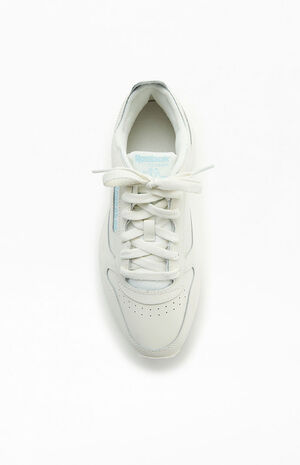 Women's Cream Classic SP Extra Sneakers image number 5