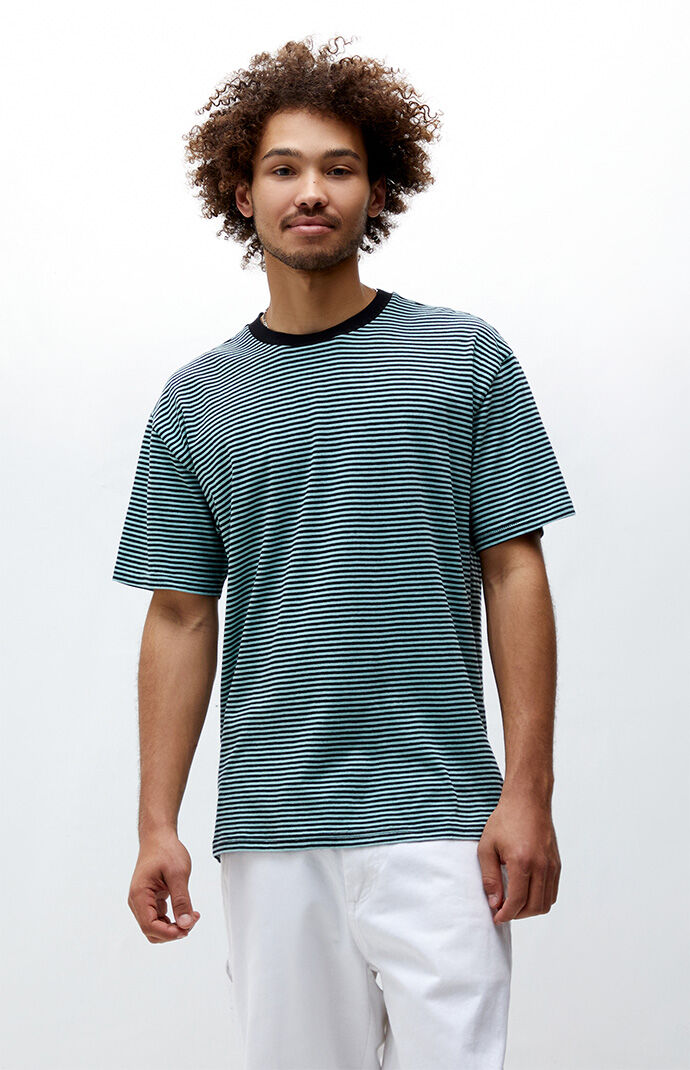 striped shirt\