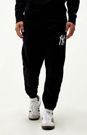 NY Yankees Sweatpants image number 1