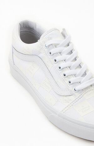 DIY Checkered Old Skool Shoes image number 6