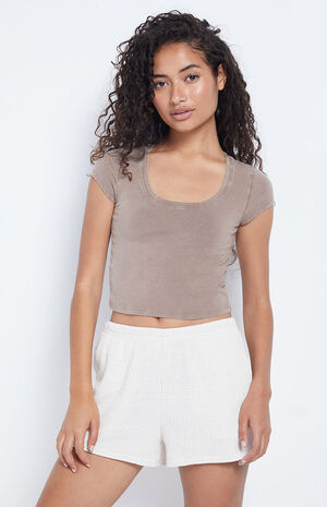 Courtyard Scoop T-Shirt image number 3