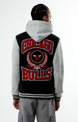 Chicago Bulls Hooded Varsity Jacket image number 2