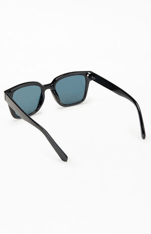 Black Square Frame Sunglasses image number 2