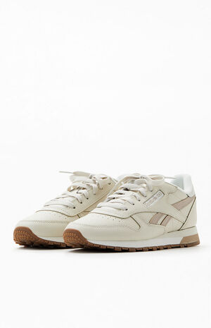 historia Tomar un riesgo Influencia Reebok Women's Beige Classic Leather Sneakers | PacSun