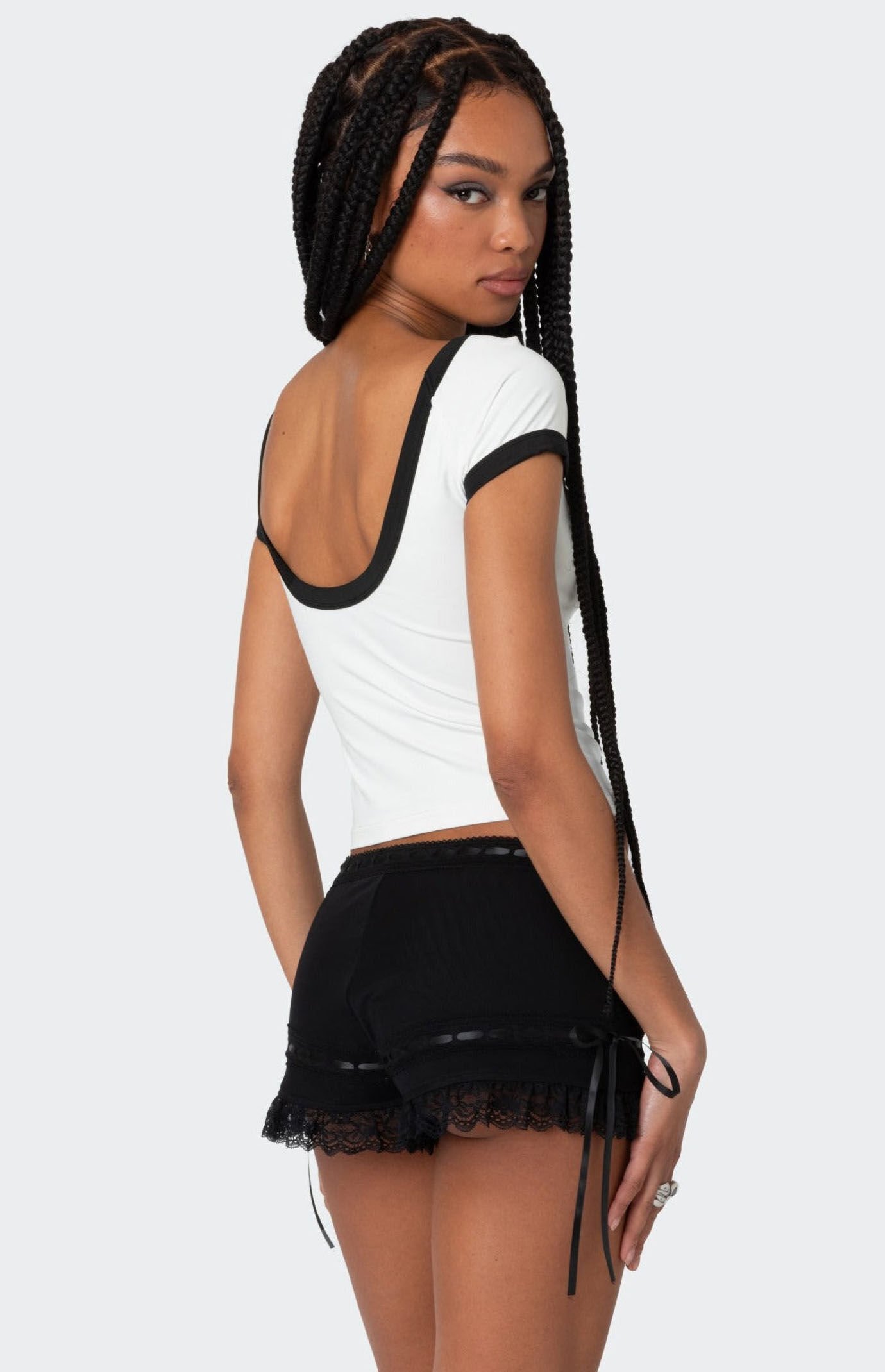 Edikted Low Back Contrast T-Shirt