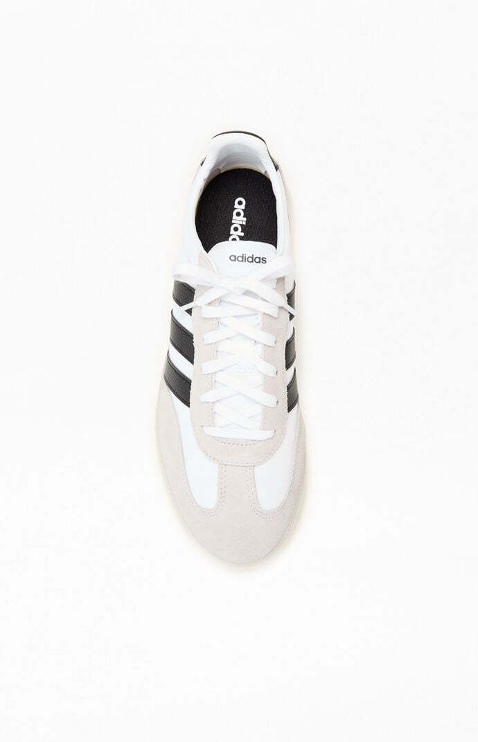 白熊 ミラバト adidas White & Black Barreda Decode Shoes | PacSun