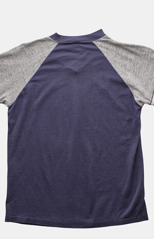 '80s Duck V-neck Graphic T-Shirt image number 2