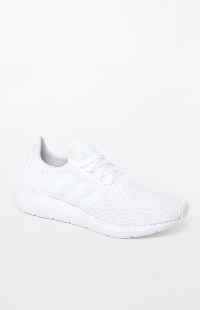 white adidas shoes swift run