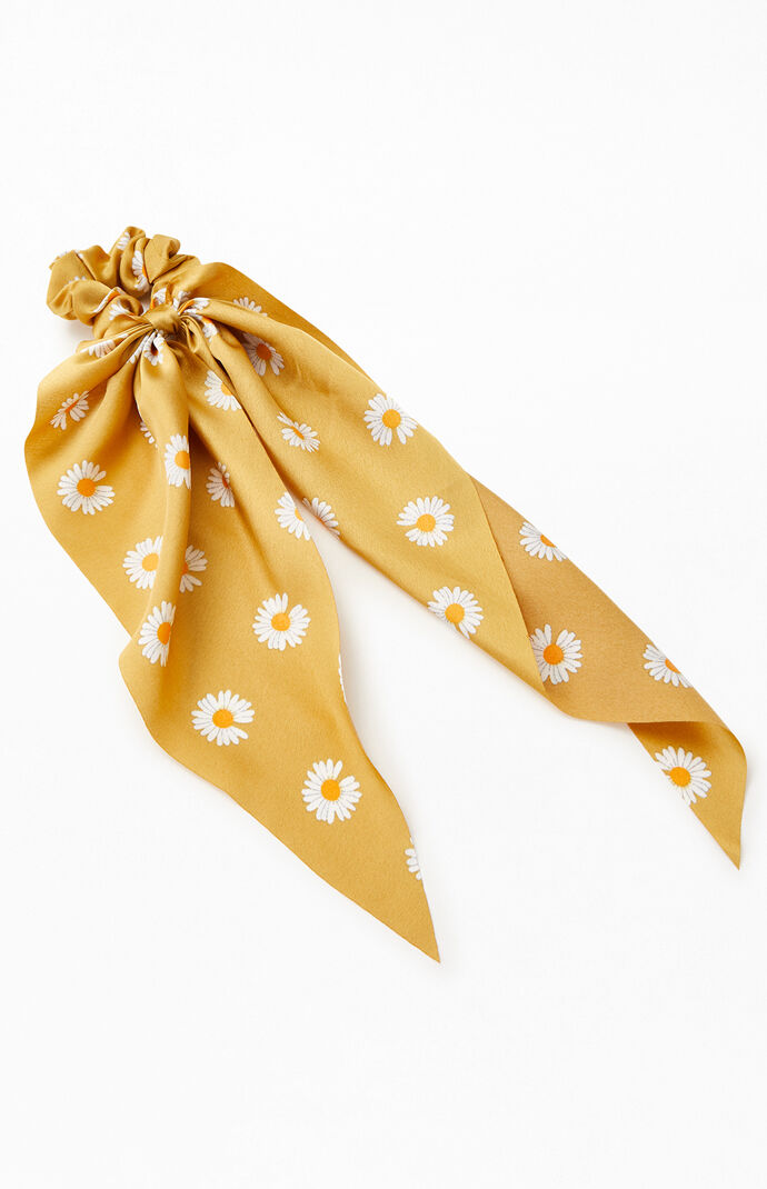 Daisy Flowy Scrunchie