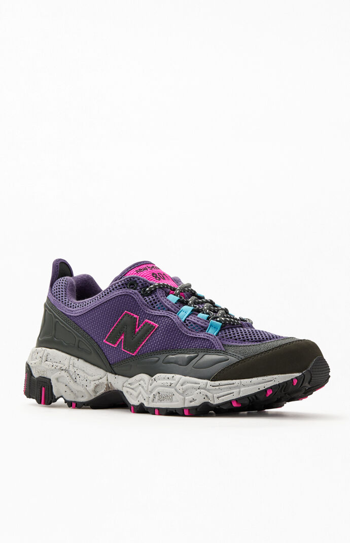 رضيع الصقر يخدع رجل new balance 801 