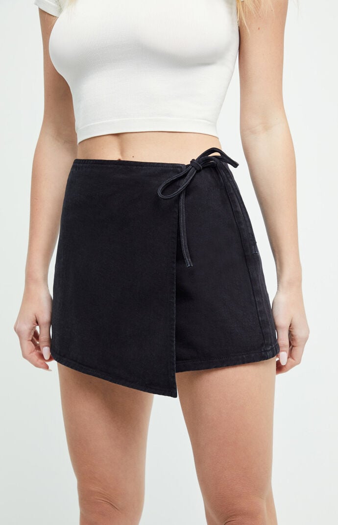 Black wrap shop skort