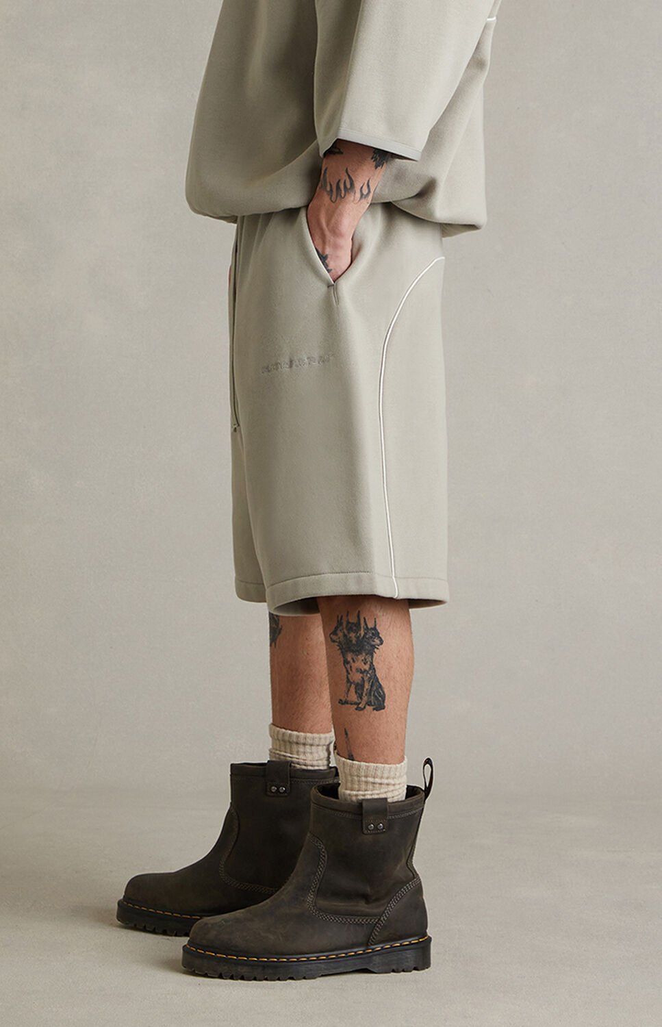 Fear of God ESSENTIALS Seal Active Trace Relaxed Sweat Shorts thumbnail 4