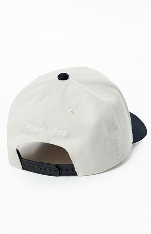 NCAA Georgia Bulldogs Pinch Snapback Hat image number 2