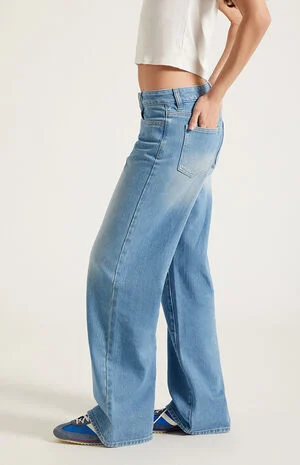 Casey Low Rise Baggy Jeans Lighter Blue image number 3