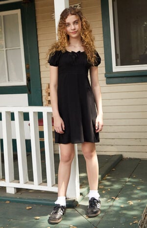 Black Short Sleeve Dress image number 1