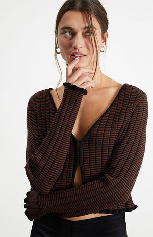 Cropped V-Neck Cardigan image number 3