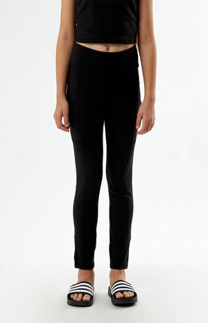 PAC WHISPER Active Black Pocket Leggings image number 2
