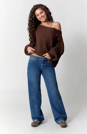 Zoe Low Rise Girlfriend Jeans Medium Blue image number 6