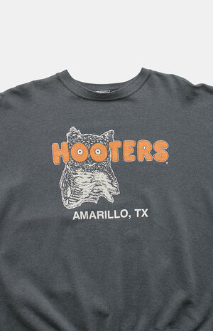 90s Hooters Amarillo TX Crew Neck Sweatshirt image number 3