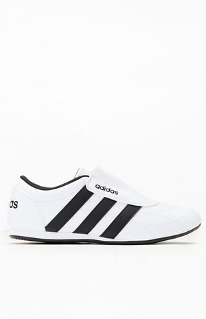 Women's White & Black Tekwen Slip-On Sneakers