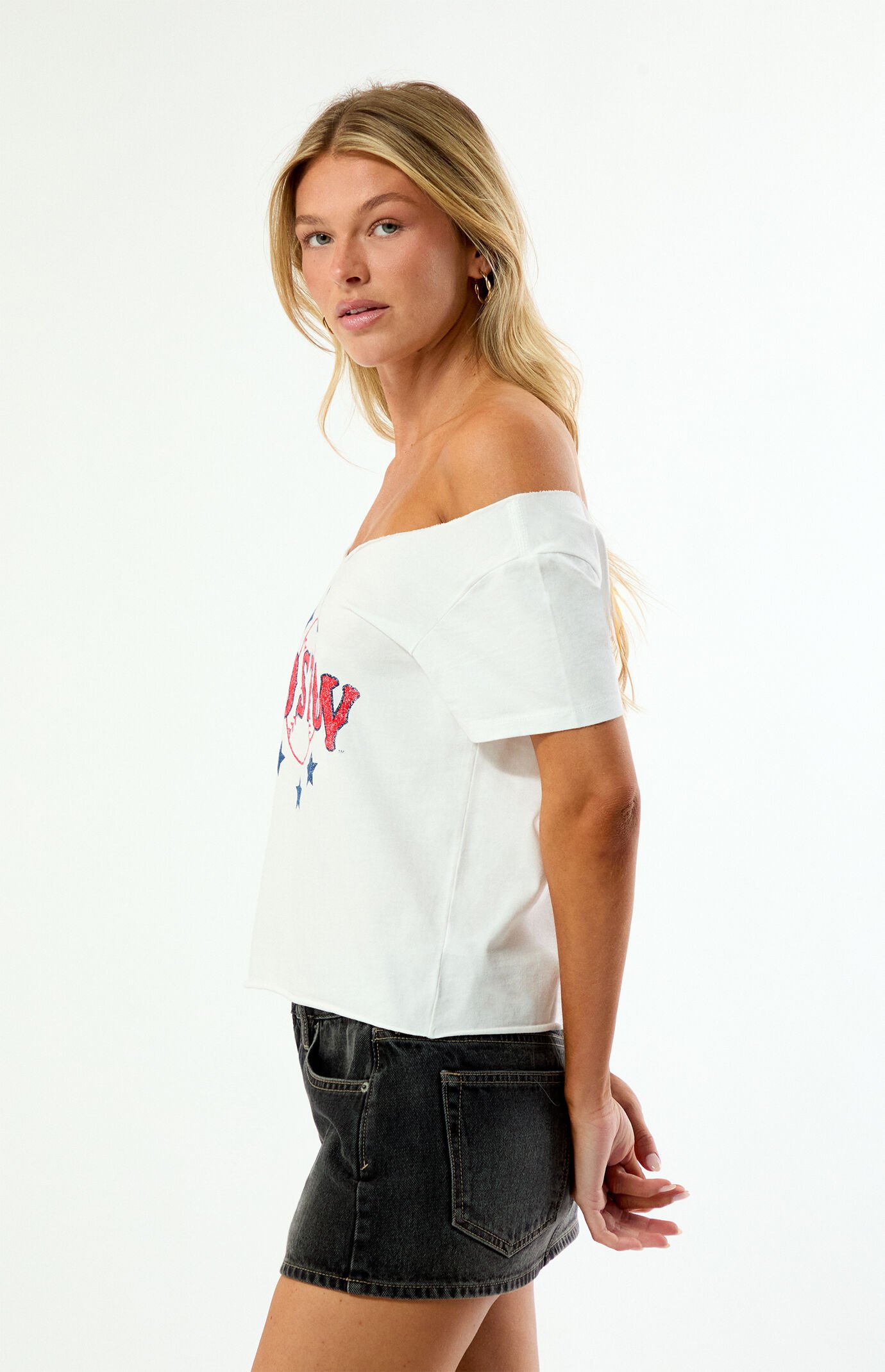 WILD COLLECTIVE x MLB Boston Red Sox Off-The-Shoulder T-Shirt