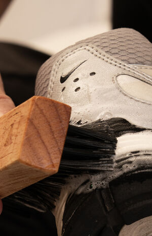 Sneaker Care Kit Box image number 6