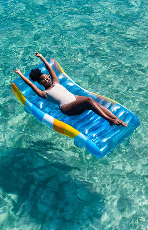 Good Vibes Deluxe Chaise Lounger Inflatable Pool Raft image number 3