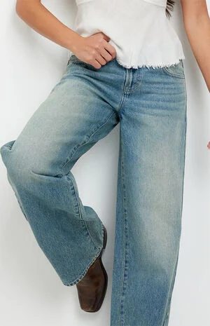 Casey Low Rise Baggy Jeans Medium Blue Tint image number 5