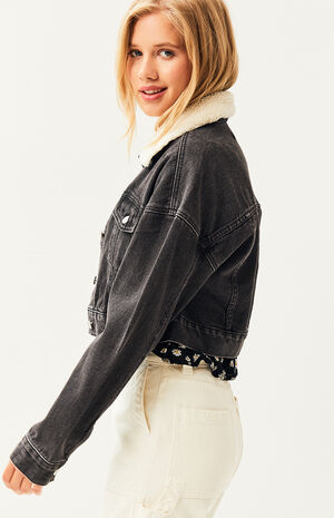 Sherpa Collar Cropped Trucker Jacket image number 3