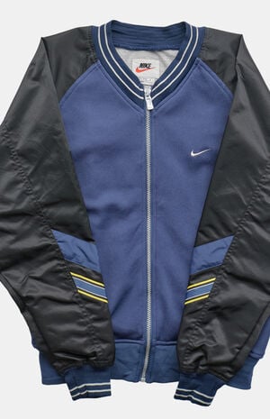 '90s Navy Nike Jacket image number 2