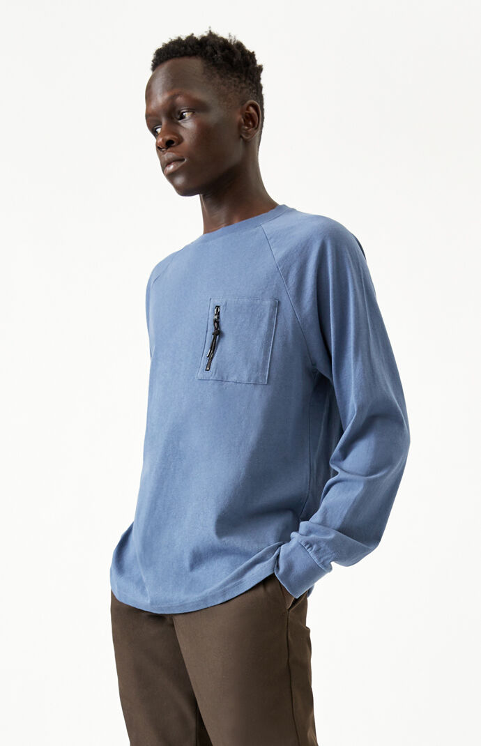 t shirt with zip pocket